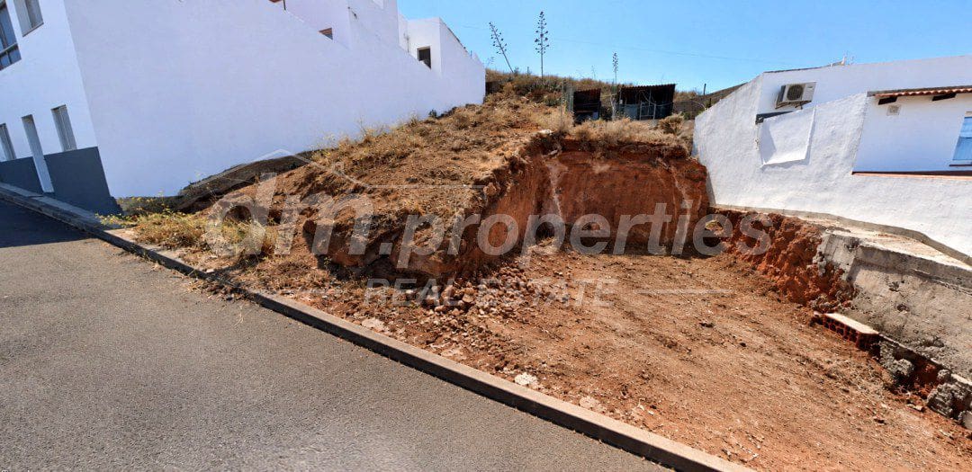 Building Plot for sale in Santa Cruz de Tenerife - € 75,000 (Ref: 9928989)