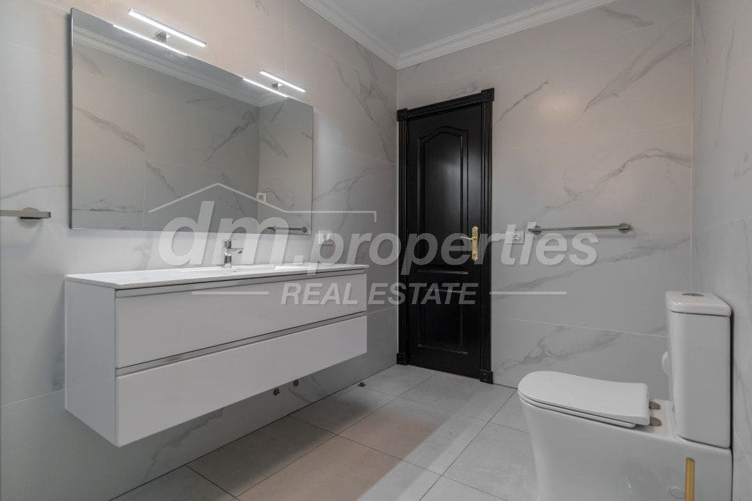 5 quarto Moradia para venda em Chayofa com garagem - 1 250 000 € (Ref: 9939582)