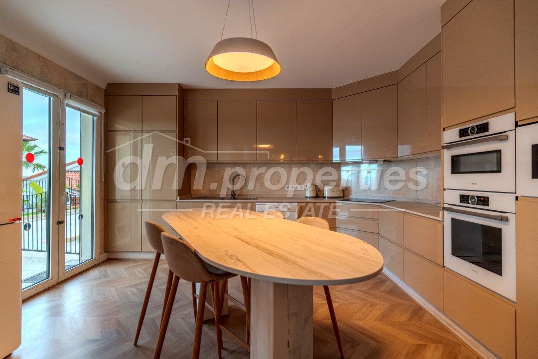 5 quarto Moradia para venda em Chayofa com garagem - 1 250 000 € (Ref: 9939582)
