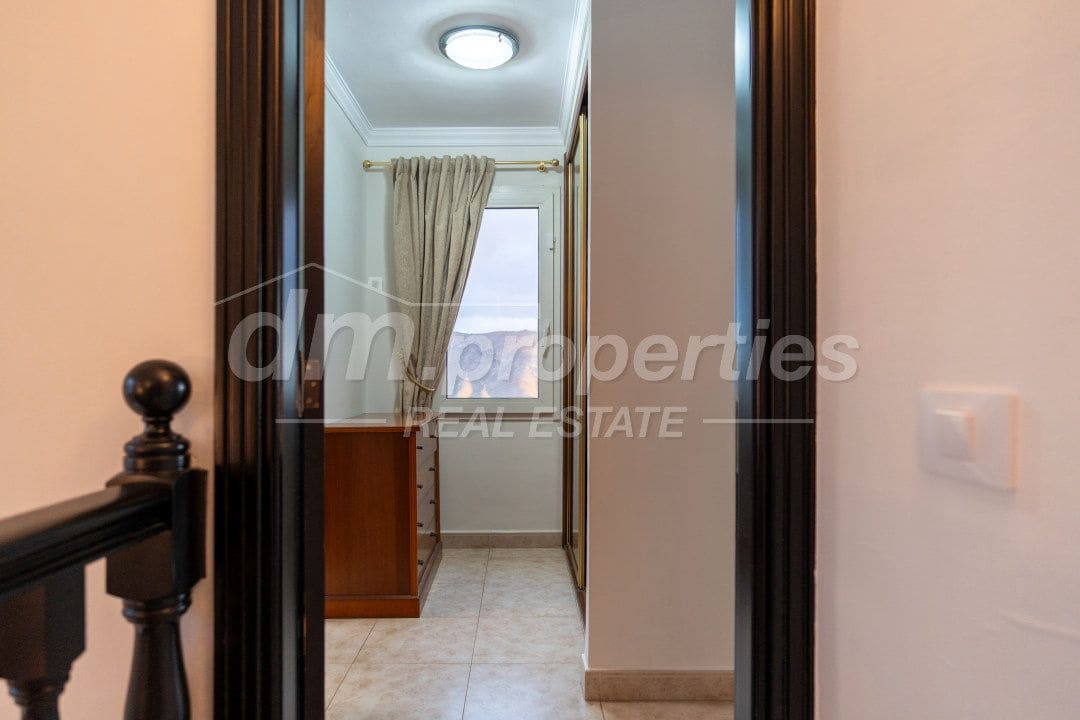 5 quarto Moradia para venda em Chayofa com garagem - 1 250 000 € (Ref: 9939582)