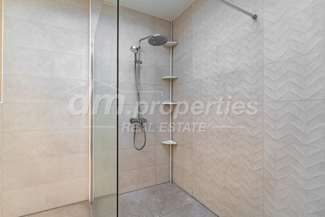 5 quarto Moradia para venda em Chayofa com garagem - 1 250 000 € (Ref: 9939582)