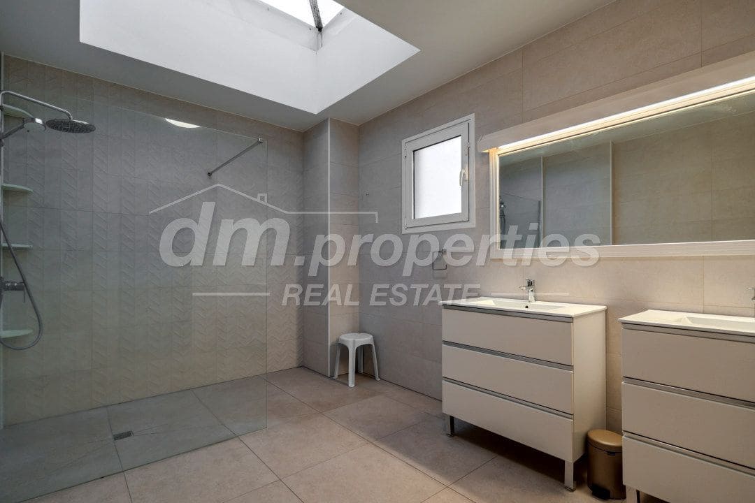 5 quarto Moradia para venda em Chayofa com garagem - 1 250 000 € (Ref: 9939582)
