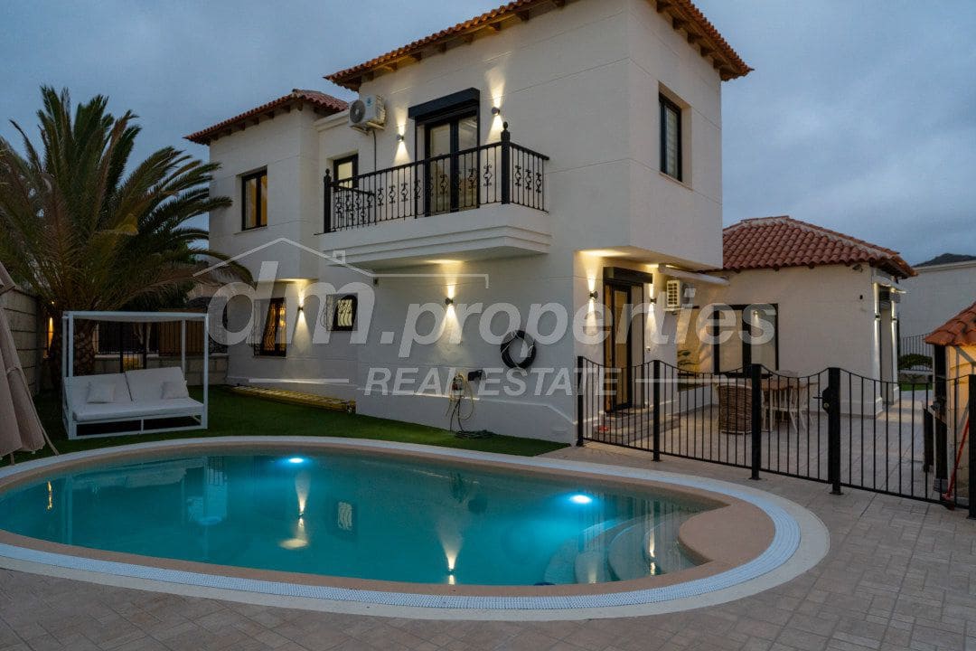 5 quarto Moradia para venda em Chayofa com garagem - 1 250 000 € (Ref: 9939582)
