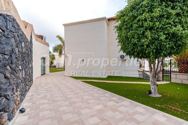 5 sovrum Villa till salu i Chayofa, Arona med garage - 1 250 000 € (Ref: 9939582)
