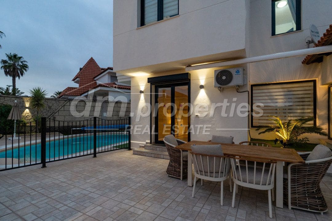 5 quarto Moradia para venda em Chayofa com garagem - 1 250 000 € (Ref: 9939582)