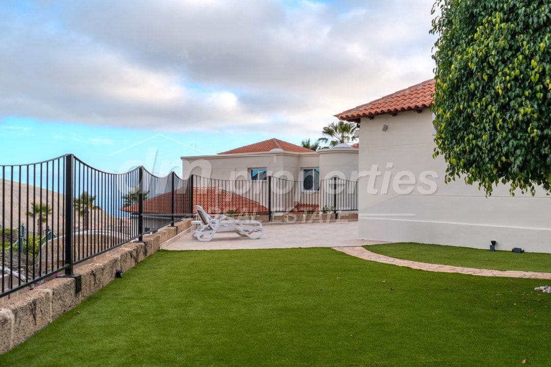 5 quarto Moradia para venda em Chayofa com garagem - 1 250 000 € (Ref: 9939582)