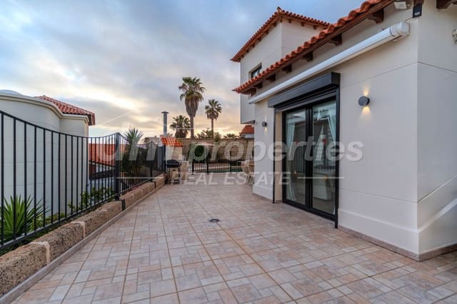 5 sovrum Villa till salu i Chayofa, Arona med garage - 1 250 000 € (Ref: 9939582)