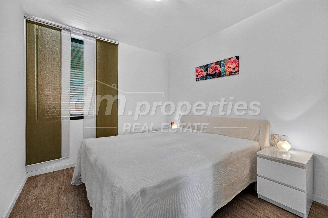 2 bedroom Apartment for sale in Costa del Silencio - € 245,000 (Ref: 9939584)