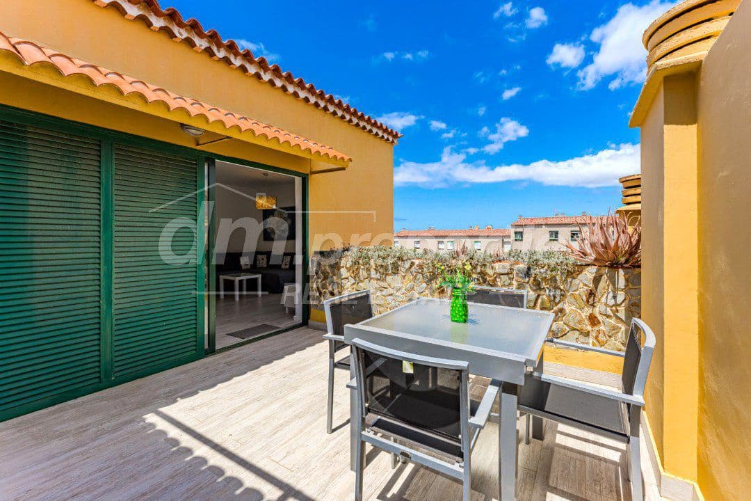 2 bedroom Apartment for sale in Costa del Silencio - € 245,000 (Ref: 9939584)