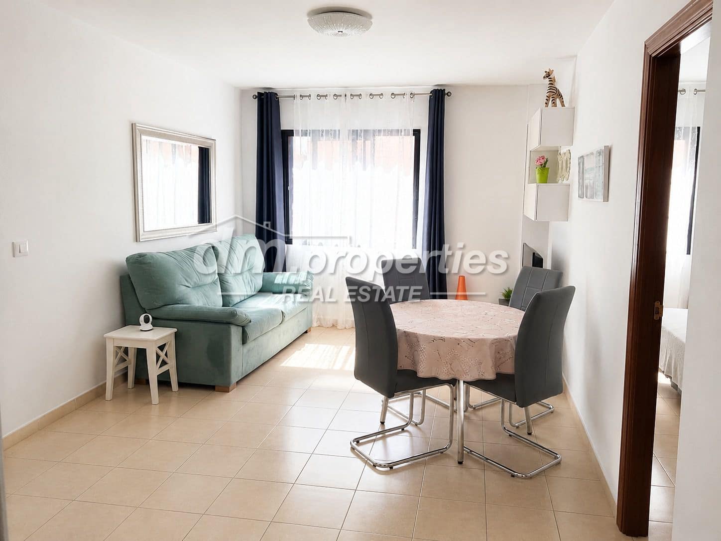 2 bedroom Apartment for sale in Arona with garage - € 180,000 (Ref: 9974982)