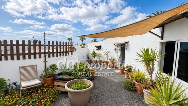 5 soveværelse Byhus til salg i Nazaret, Teguise - € 885.000 (Ref: 9976906)