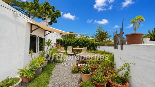 5 soveværelse Byhus til salg i Nazaret, Teguise - € 885.000 (Ref: 9976906)