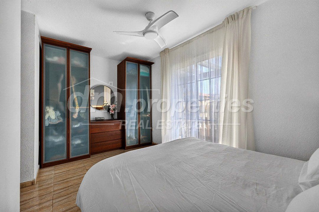 3 sovrum Radhus till salu i El Medano - 420 000 € (Ref: 9986522)