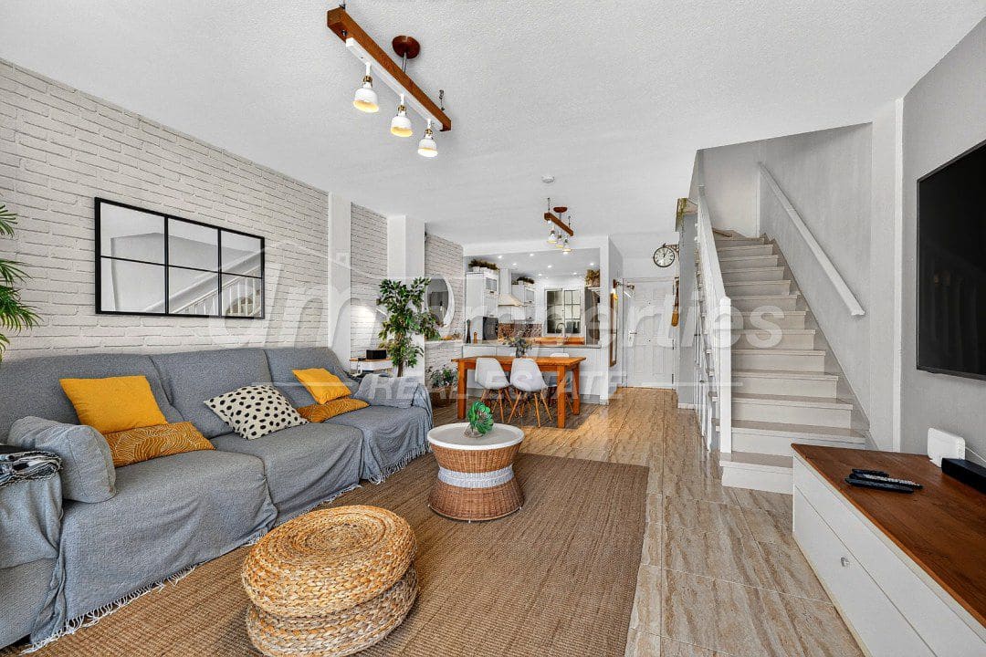 3 sovrum Radhus till salu i El Medano - 420 000 € (Ref: 9986522)