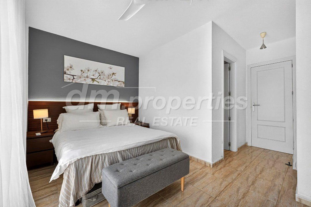 3 sovrum Radhus till salu i El Medano - 420 000 € (Ref: 9986522)