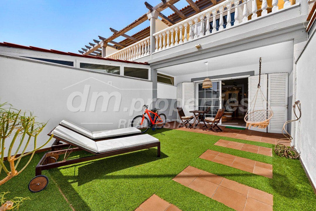 3 sovrum Radhus till salu i El Medano - 420 000 € (Ref: 9986522)
