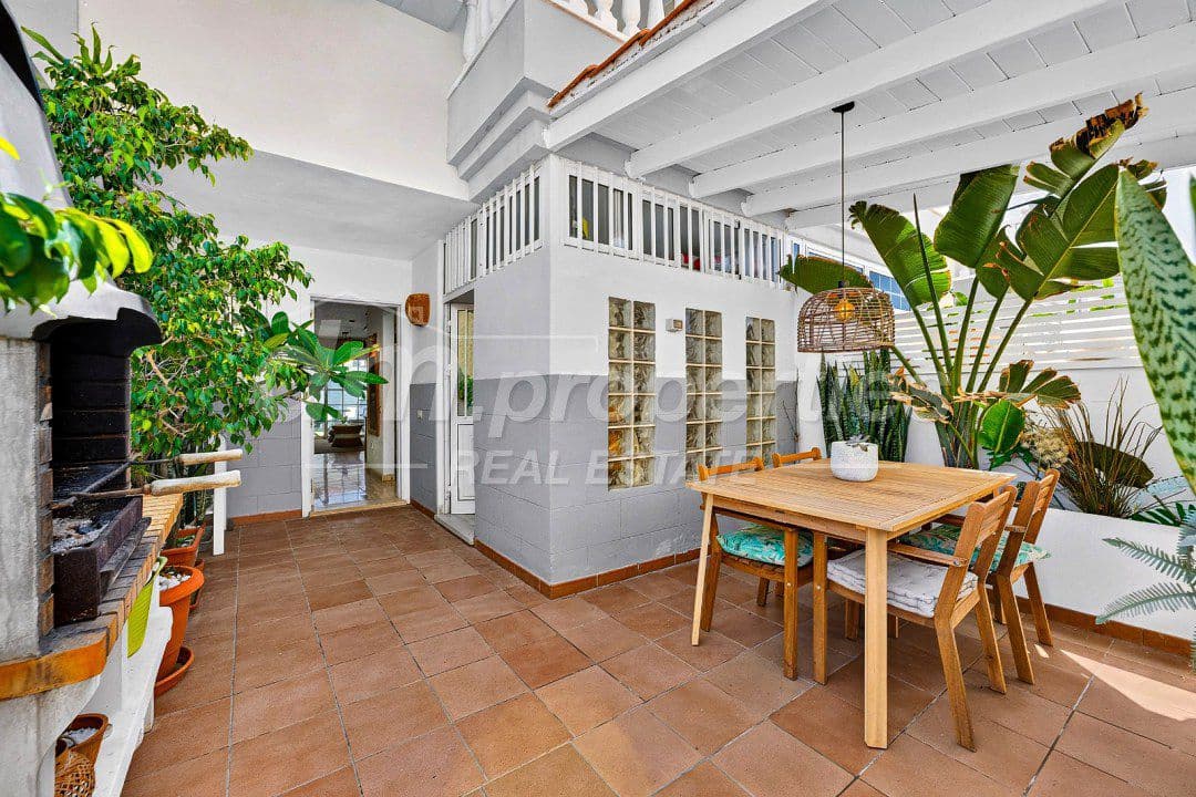 3 sovrum Radhus till salu i El Medano - 420 000 € (Ref: 9986522)
