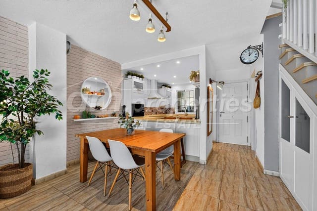 3 soverom Rekkehus til salgs i El Medano, Granadilla de Abona - € 420 000 (Ref: 9986522)