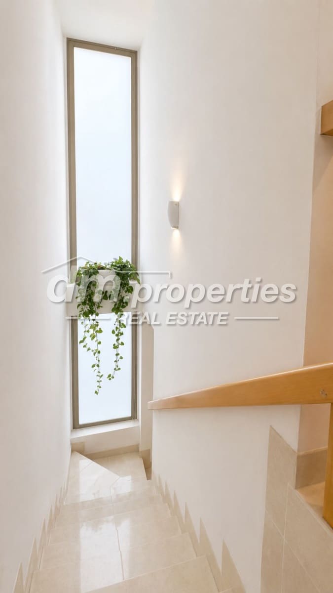 4 sovrum Radhus till salu i Maria Jimenez med garage - 650 000 € (Ref: 9996757)