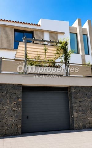 4 sovrum Radhus till salu i Maria Jimenez, Santa Cruz de Tenerife med garage - 650 000 € (Ref: 9996757)