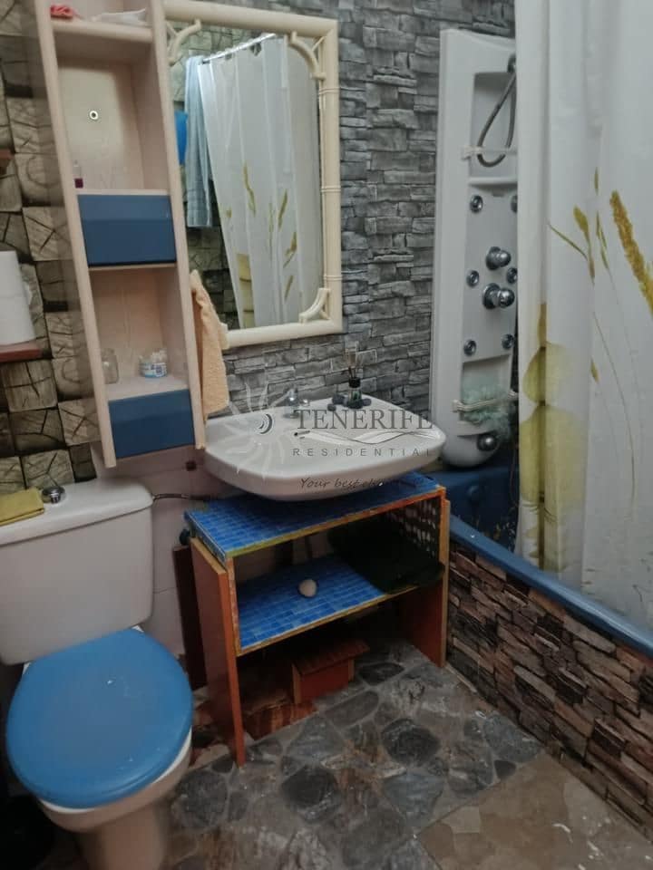 2 makuuhuone Asunto myytävänä paikassa Adeje mukana 
autotalli - 215 000 € (Ref: 9459368)