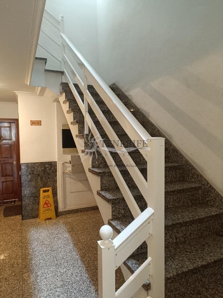 2 makuuhuone Asunto myytävänä paikassa Adeje mukana 
autotalli - 215 000 € (Ref: 9459368)