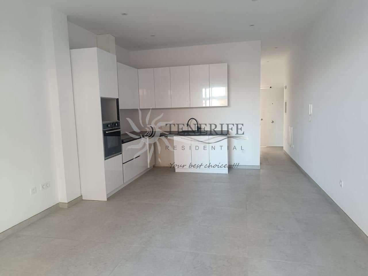 2 bedroom Beach Apartment for sale in Guia de Isora with garage - € 335,000 (Ref: 9459370)