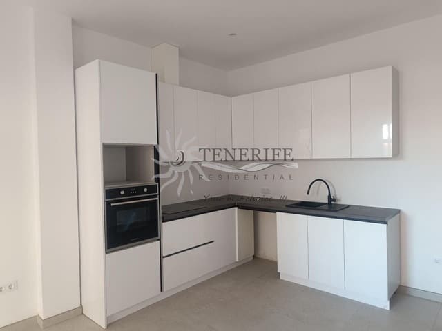 2 makuuhuone Ranta-asunto myytävänä paikassa Playa San Juan, Guía de Isora mukana 
autotalli - 335 000 € (Ref: 9459370)