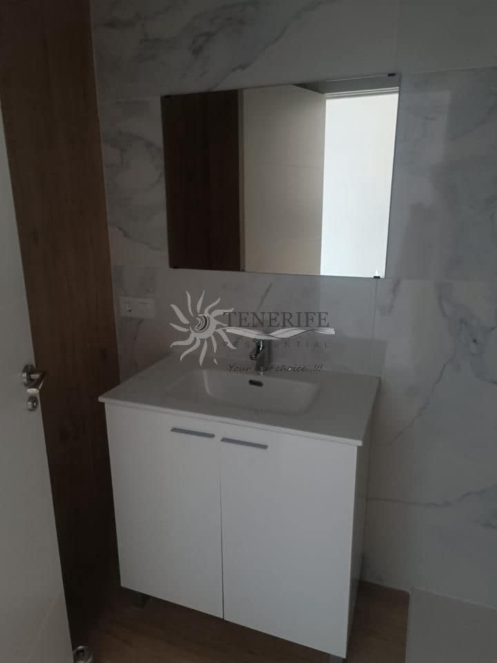 2 slaapkamer Flat te koop in Playa San Juan met garage - € 335.000 (Ref: 9459370)