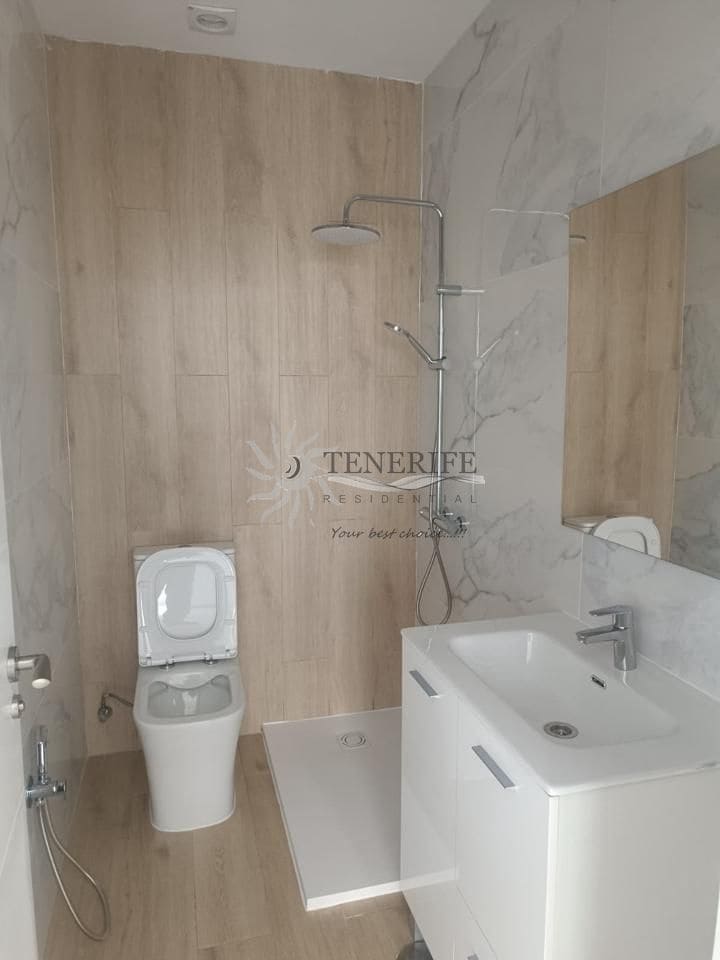 2 slaapkamer Flat te koop in Playa San Juan met garage - € 335.000 (Ref: 9459370)