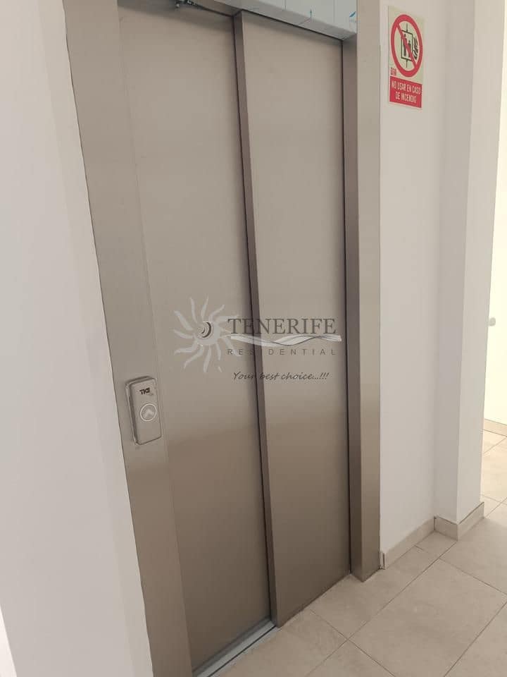 2 slaapkamer Flat te koop in Playa San Juan met garage - € 335.000 (Ref: 9459370)