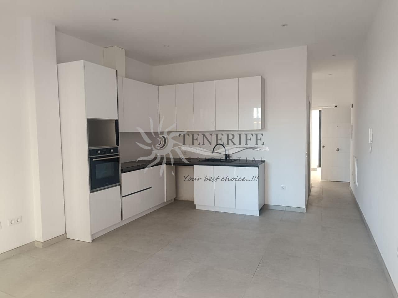 2 slaapkamer Flat te koop in Playa San Juan met garage - € 335.000 (Ref: 9459370)