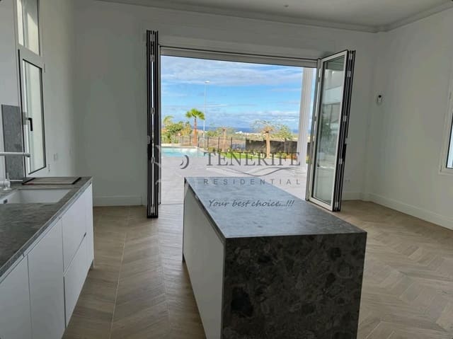 Chalet de 5 habitaciones en Los Cristianos, Arona en venta con piscina garaje - 1.500.000 € (Ref: 9459371)