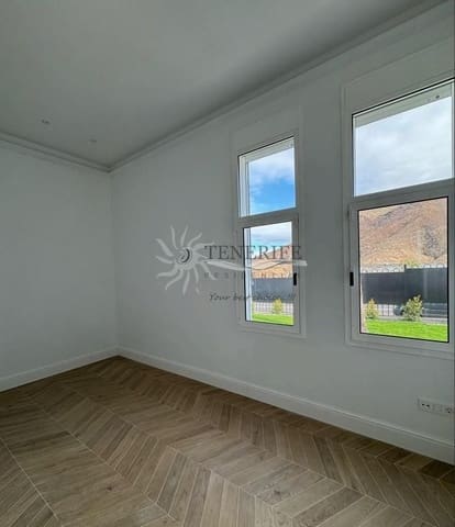 5 soverom Villa til salgs i Los Cristianos, Arona med svømmebasseng garasje - € 1 500 000 (Ref: 9459371)