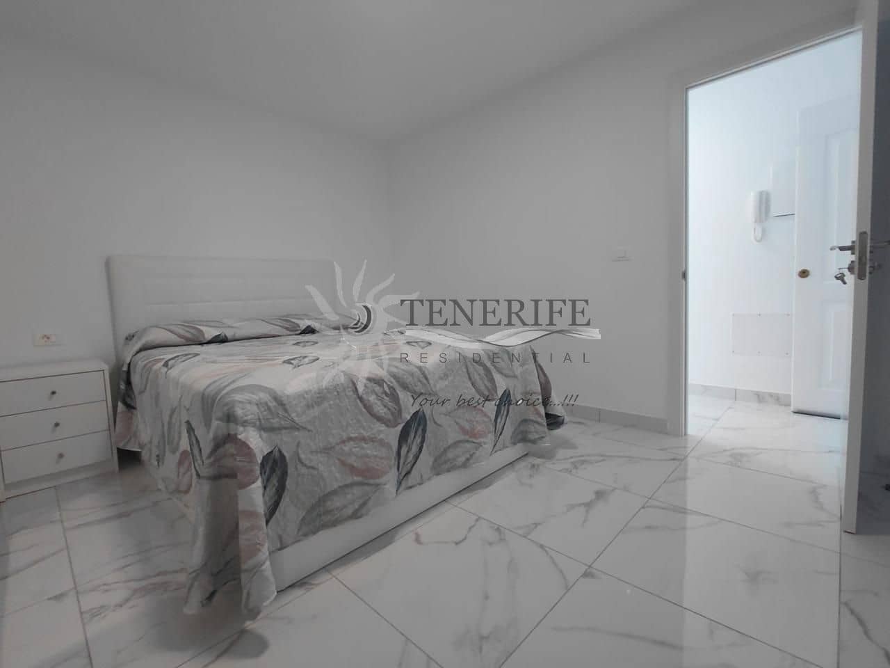 2 bedroom Apartment for sale in Arona - € 441,000 (Ref: 9459372)