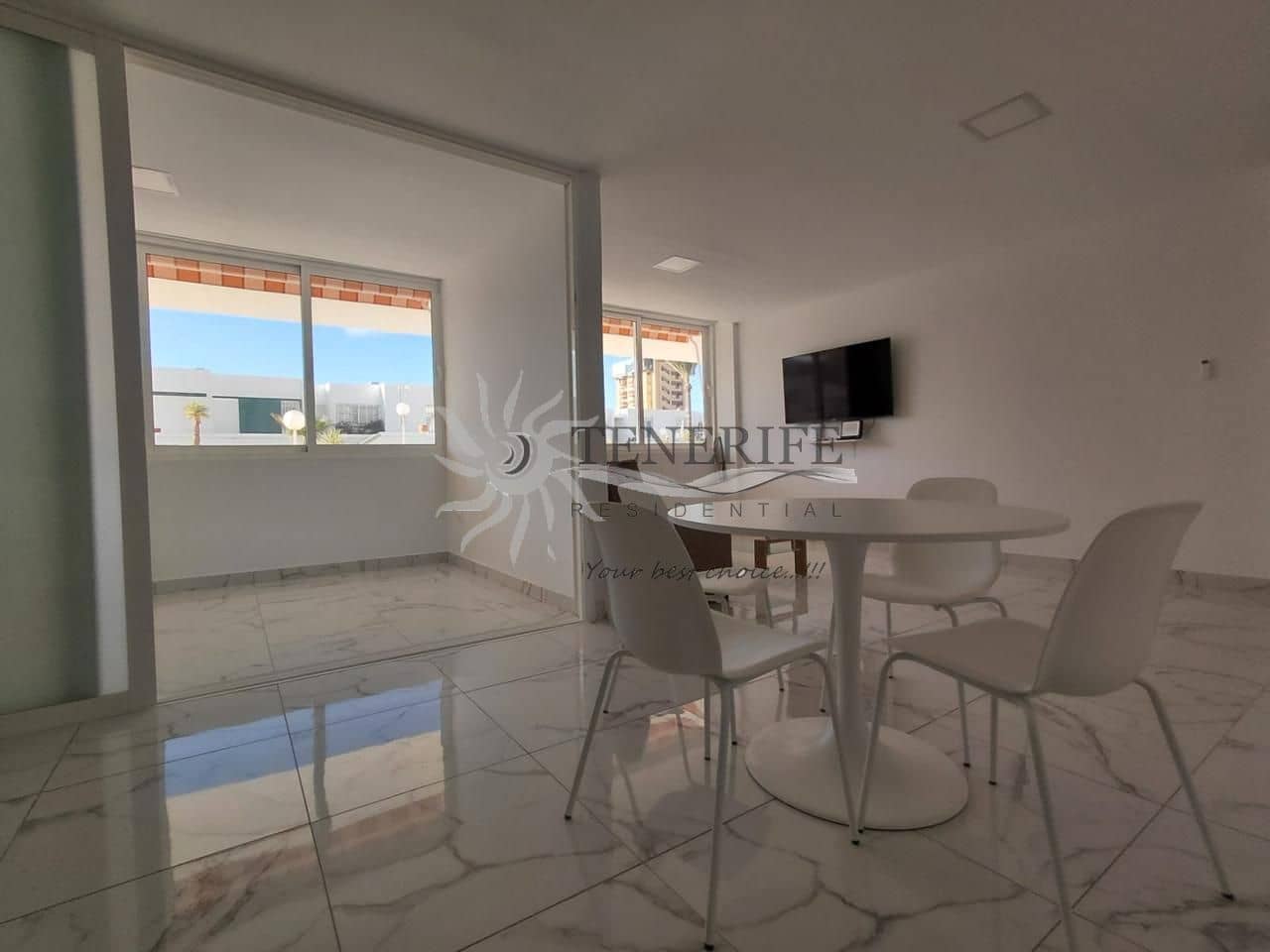 2 bedroom Flat for sale in Los Cristianos - € 441,000 (Ref: 9459372)