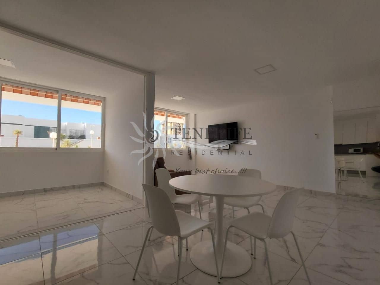 2 bedroom Flat for sale in Los Cristianos - € 441,000 (Ref: 9459372)