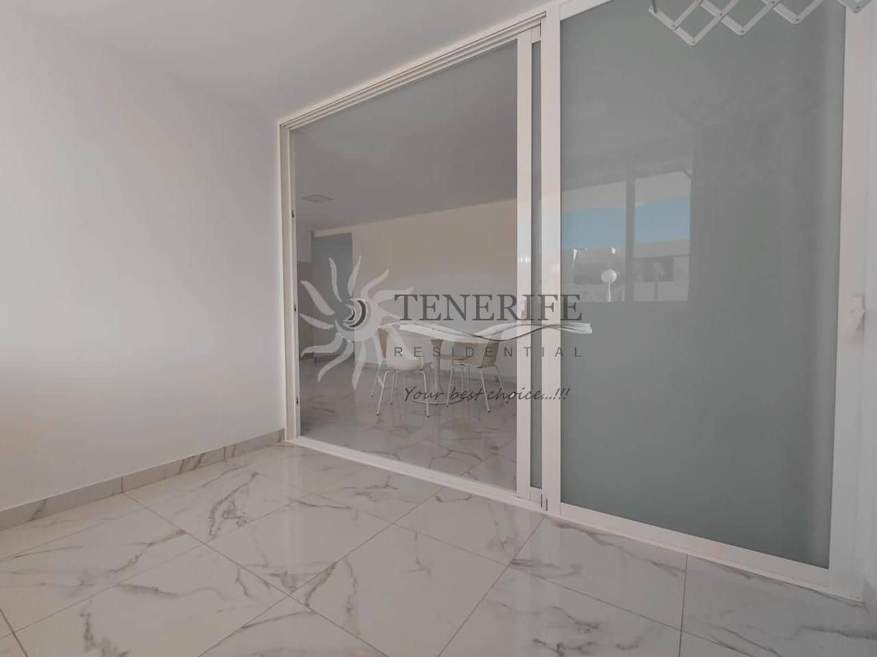 2 bedroom Flat for sale in Los Cristianos - € 441,000 (Ref: 9459372)