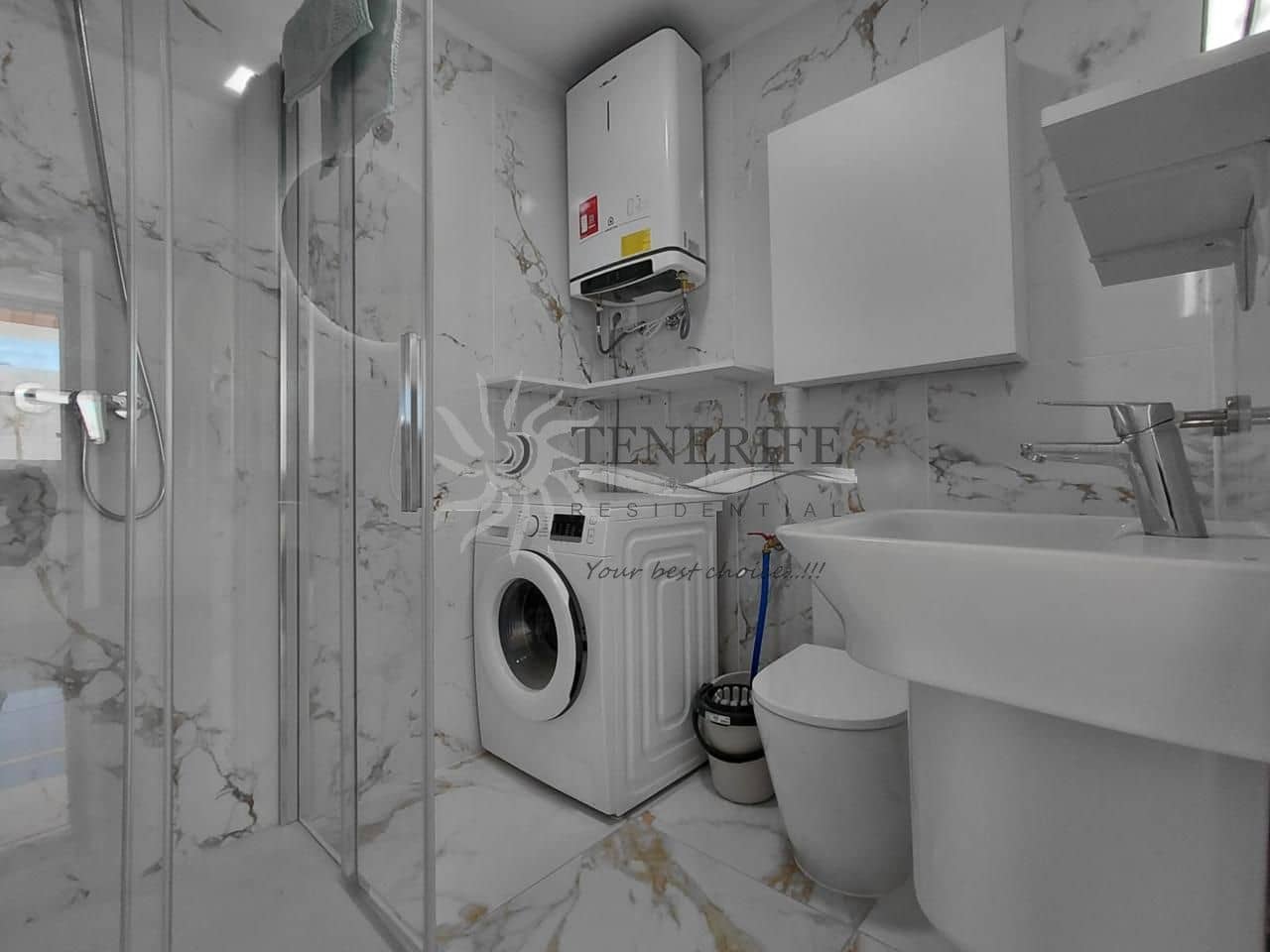 2 bedroom Flat for sale in Los Cristianos - € 441,000 (Ref: 9459372)