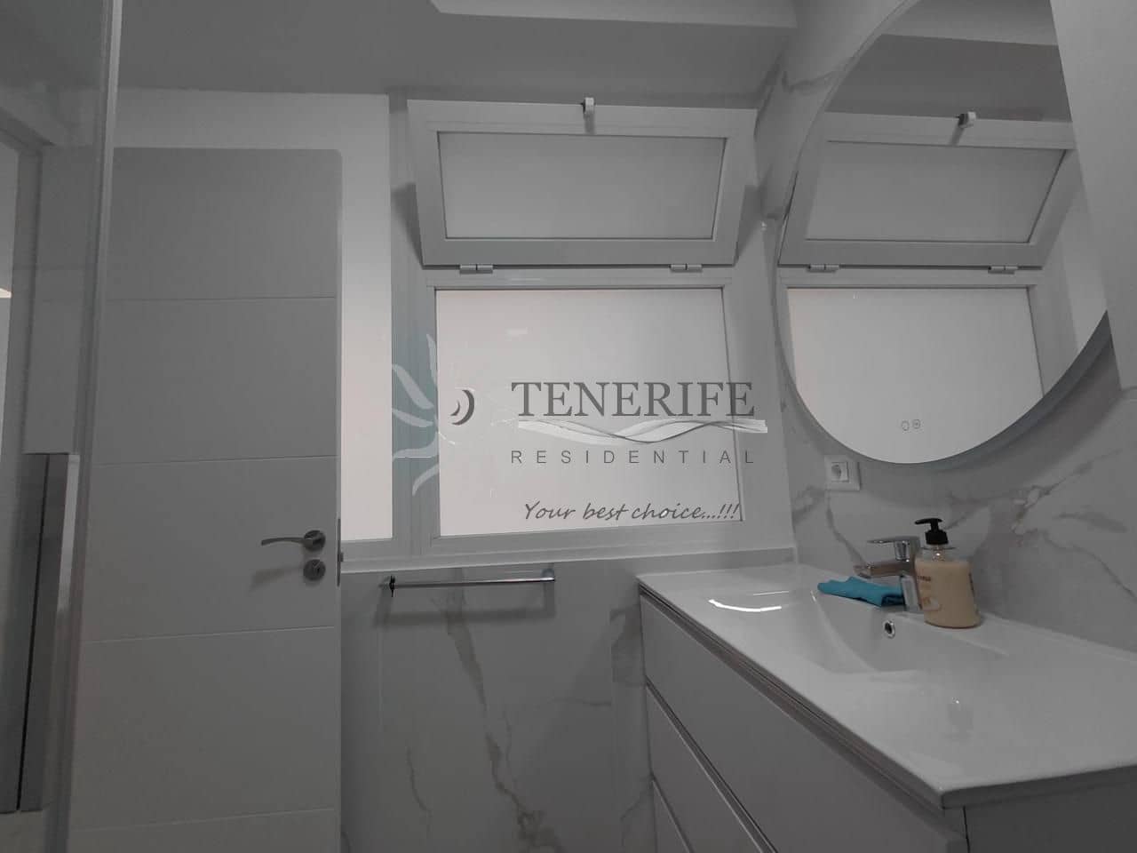 2 bedroom Flat for sale in Los Cristianos - € 441,000 (Ref: 9459372)