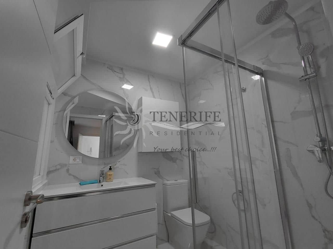 2 bedroom Flat for sale in Los Cristianos - € 441,000 (Ref: 9459372)