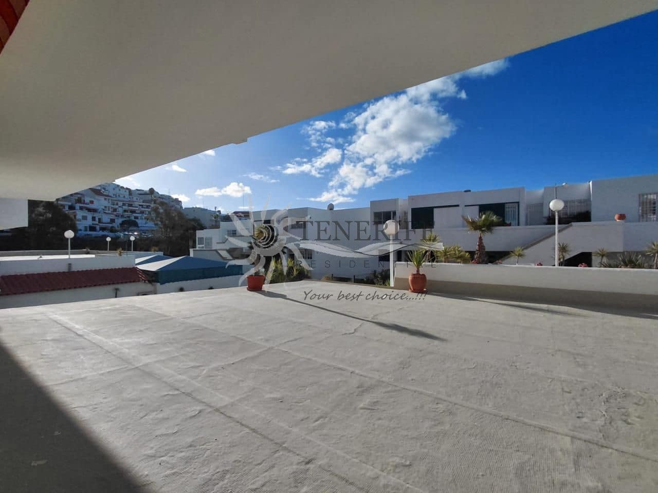 2 bedroom Flat for sale in Los Cristianos - € 441,000 (Ref: 9459372)