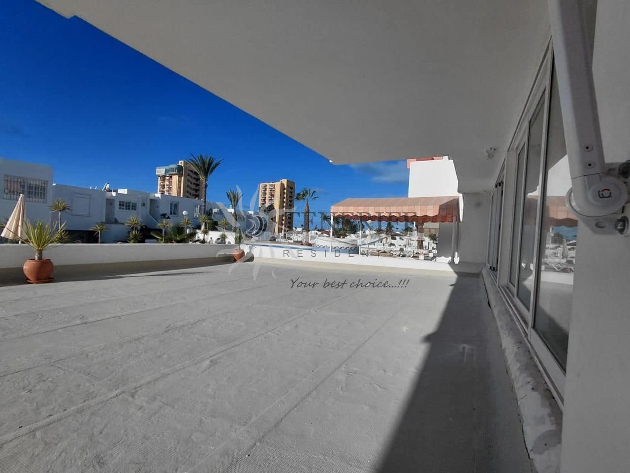 2 bedroom Flat for sale in Los Cristianos - € 441,000 (Ref: 9459372)