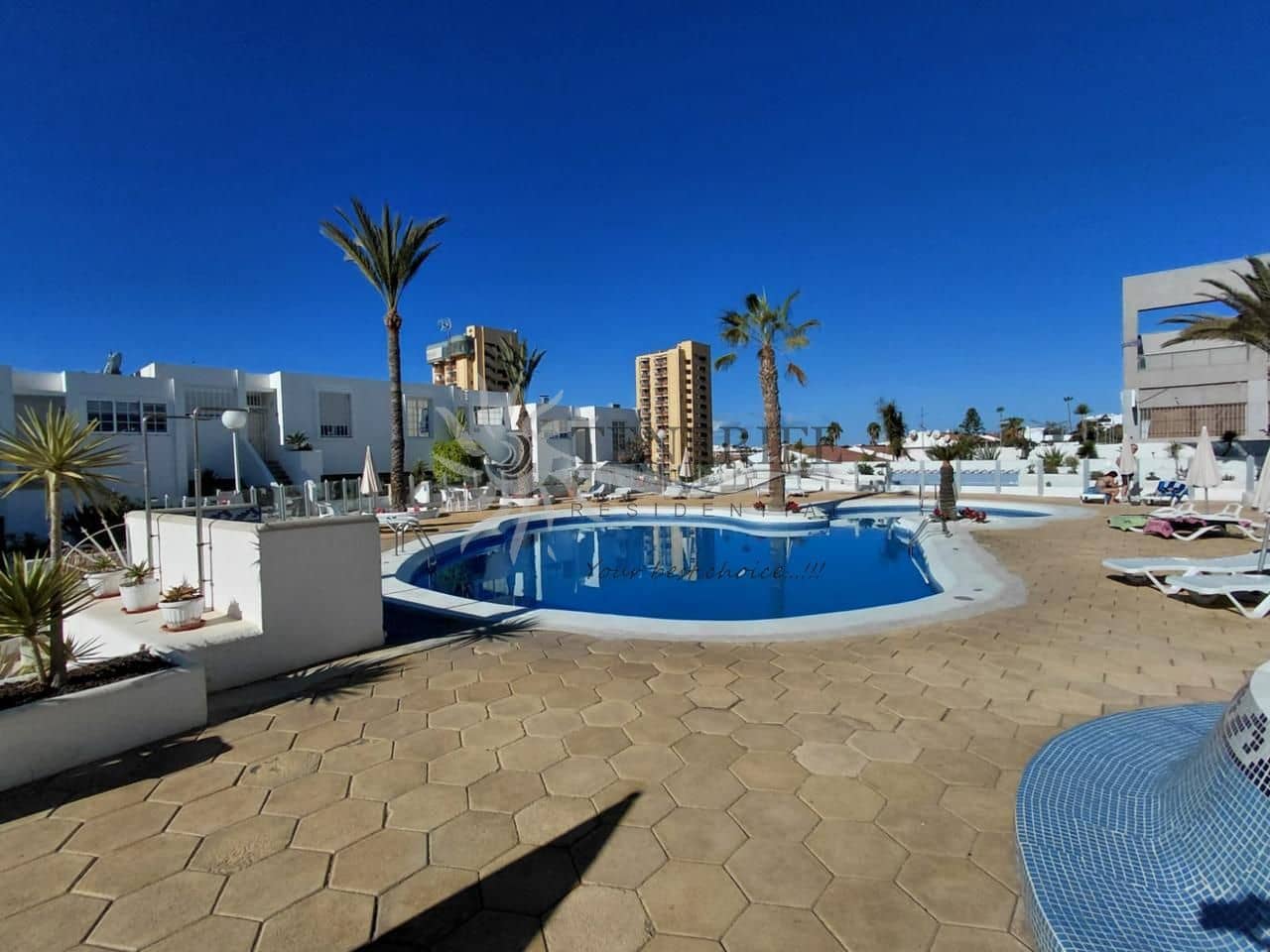 2 bedroom Flat for sale in Los Cristianos - € 441,000 (Ref: 9459372)