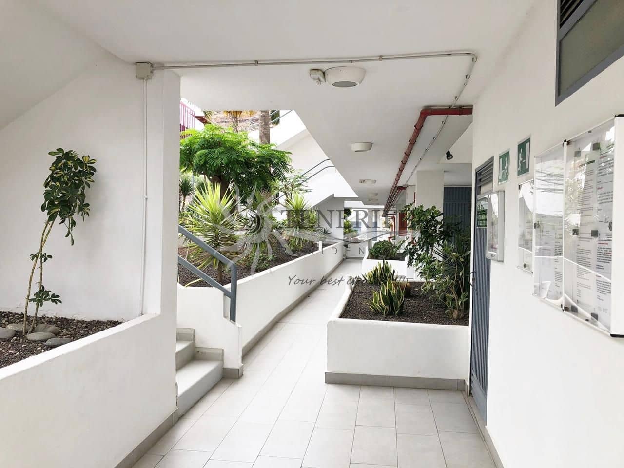 2 bedroom Flat for sale in Los Cristianos - € 441,000 (Ref: 9459372)