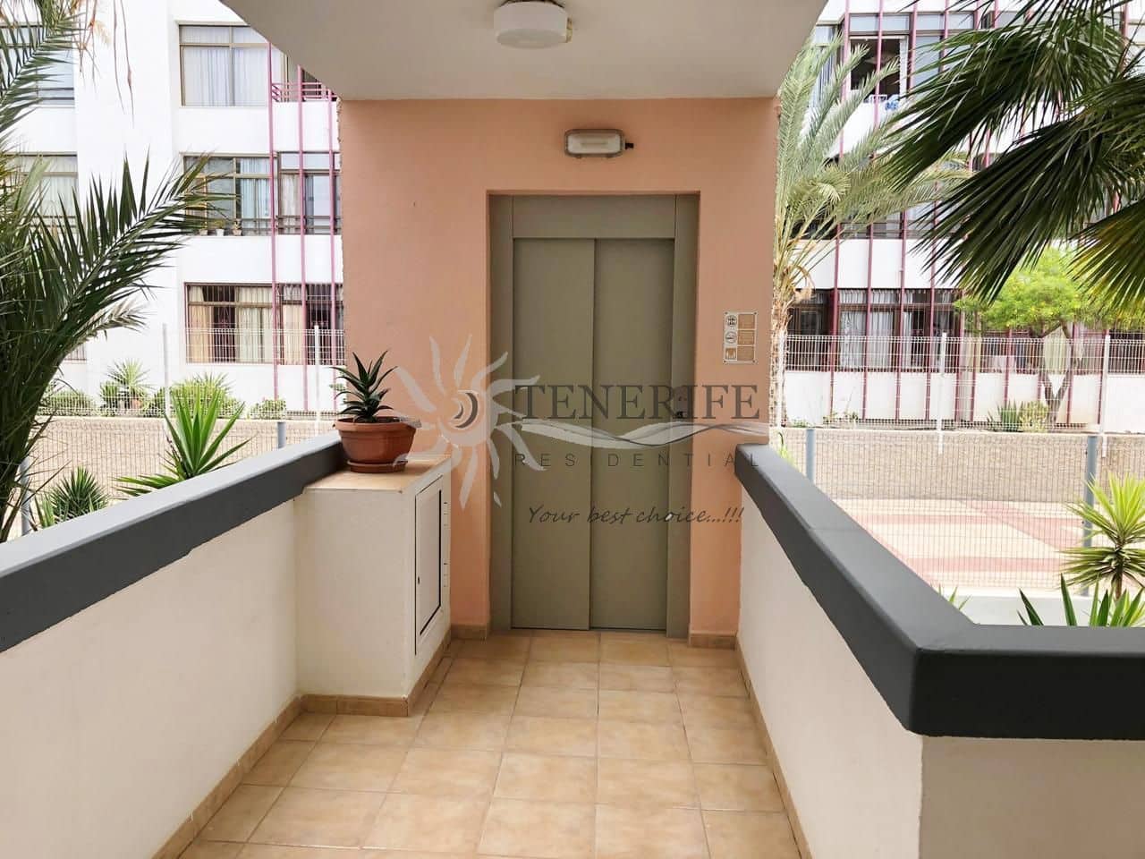2 bedroom Flat for sale in Los Cristianos - € 441,000 (Ref: 9459372)