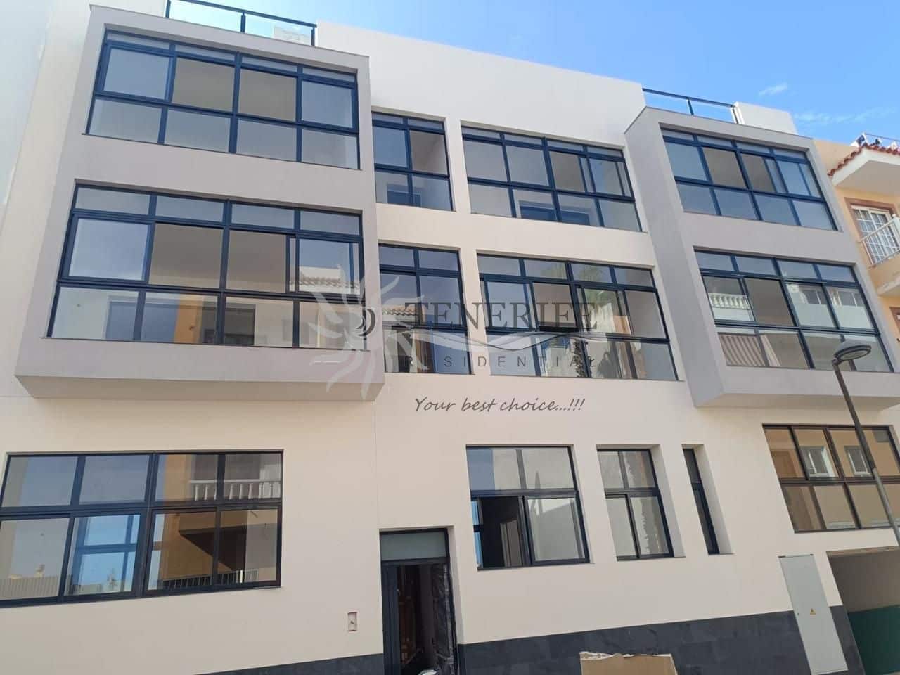 2 bedroom Apartment for sale in Guia de Isora with garage - € 335,000 (Ref: 9459375)