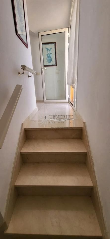 2 bedroom Flat for sale in Arona with garage - € 675,000 (Ref: 9459376)