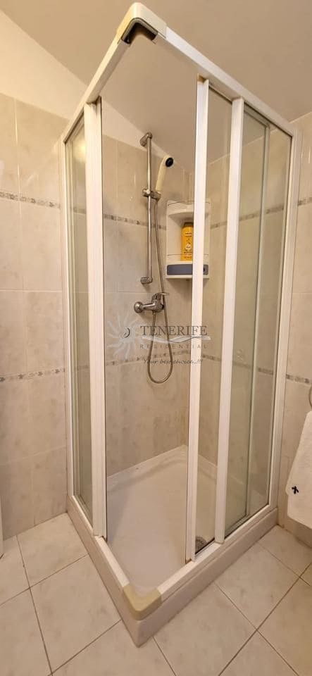 2 bedroom Flat for sale in Arona with garage - € 675,000 (Ref: 9459376)