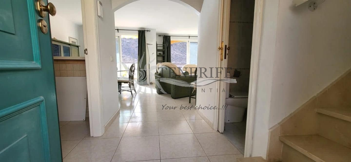 2 bedroom Flat for sale in Arona with garage - € 675,000 (Ref: 9459376)